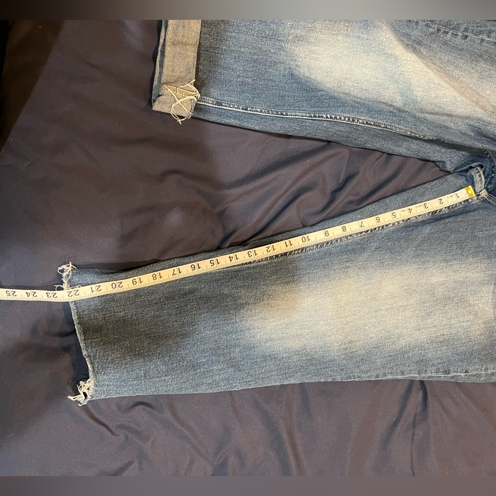 Distressed capris - Picture 3 of 4